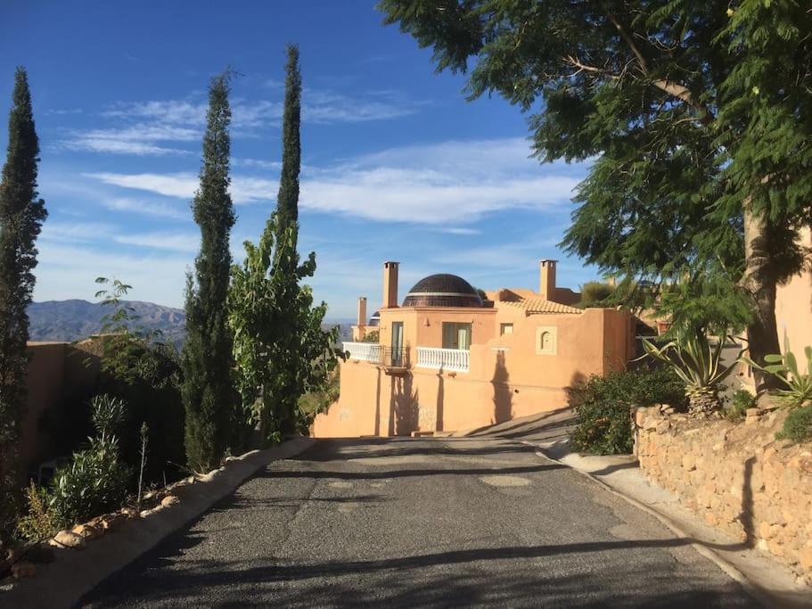 Casa De La Roca - A Beautiful 2 Bed/2 Bath Detached Сasa de vacaciones *