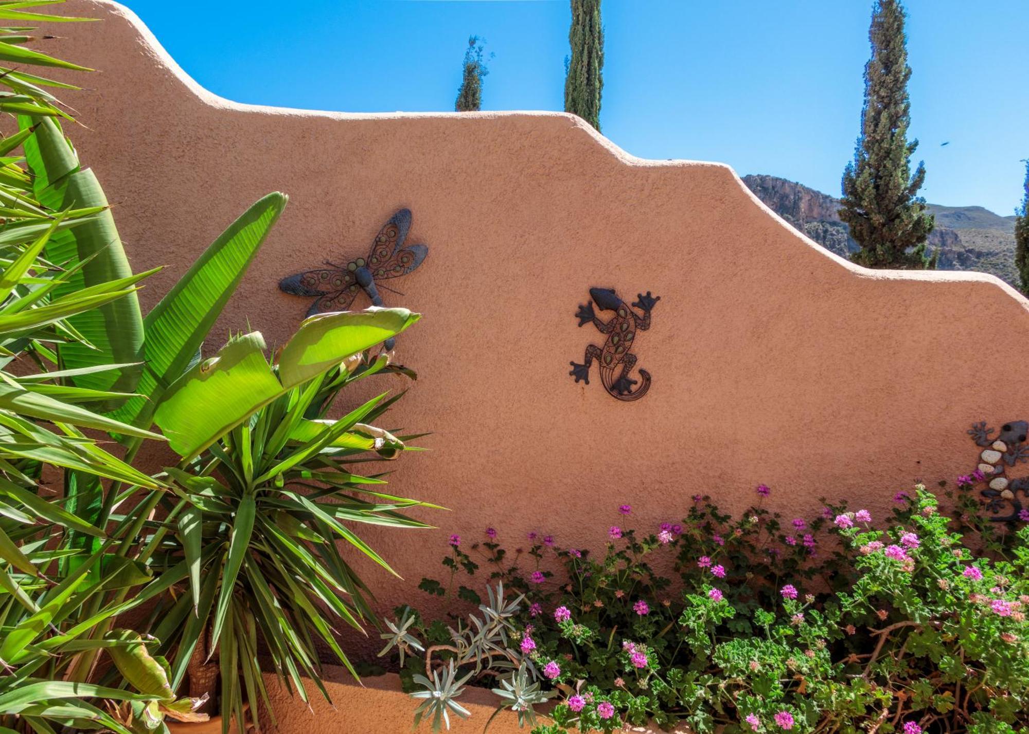Сasa de vacaciones Casa De La Roca - A Beautiful 2 Bed/2 Bath Detached *